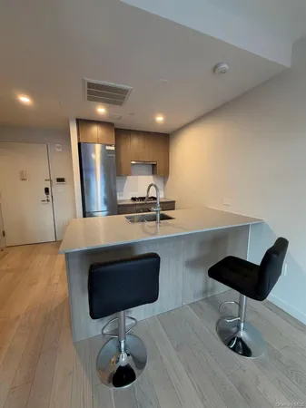 $2,800 | 131-02 40th Road, Unit 7O | Flushing