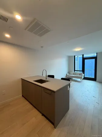 $2,800 | 131-02 40th Road, Unit 7O | Flushing