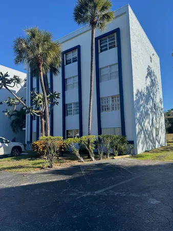 $3,500 | 6300 Northwest 2nd Avenue, Unit 201, Boca Raton, FL 33487