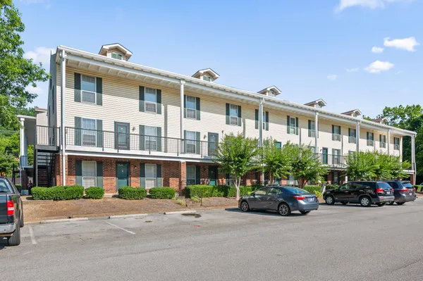 $130,000 | 900 Mountain Creek Road, Unit K144, Chattanooga, TN 37405