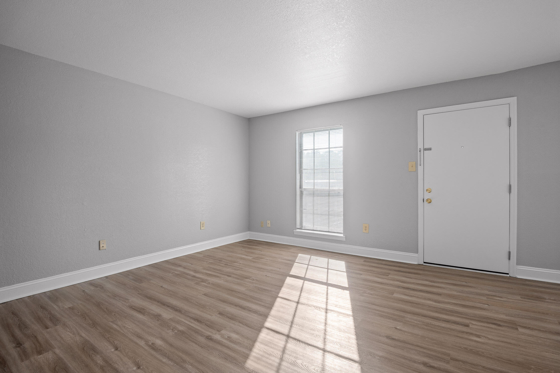 900 Mountain Creek Road, Unit K144 Chattanooga, TN 37405 - Photo 6 of 33 11-Mountain Creek-10