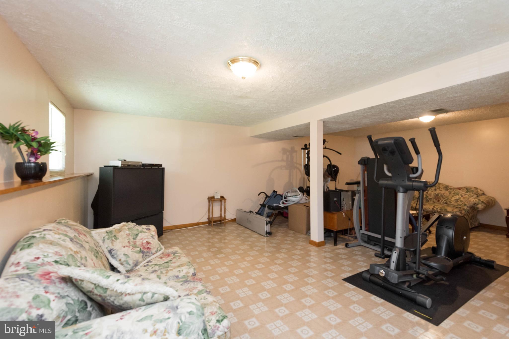 7505 Garrison Road Hyattsville, MD 20784 - Photo 19 of 25 Family Room