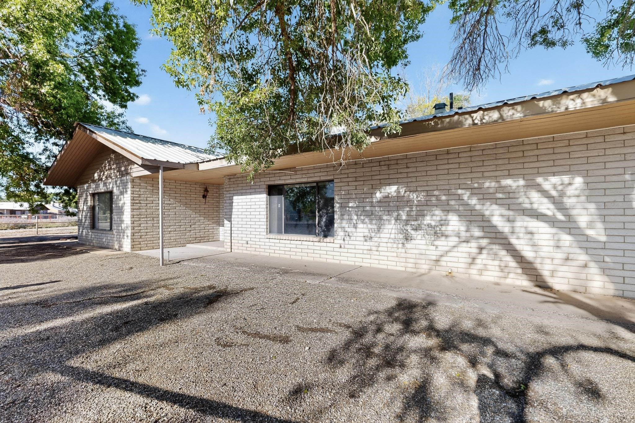 8 Palomas Road Los Lunas, NM 87031 - Photo 5 of 47