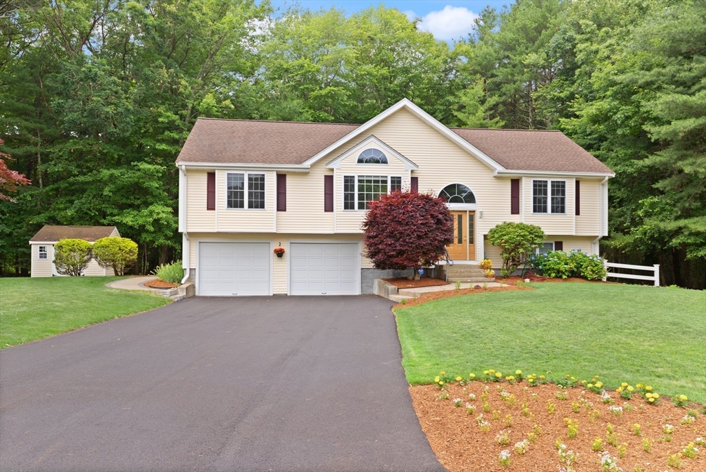 33 Alger Way Stoughton, MA 02072 - Photo 2 of 38
