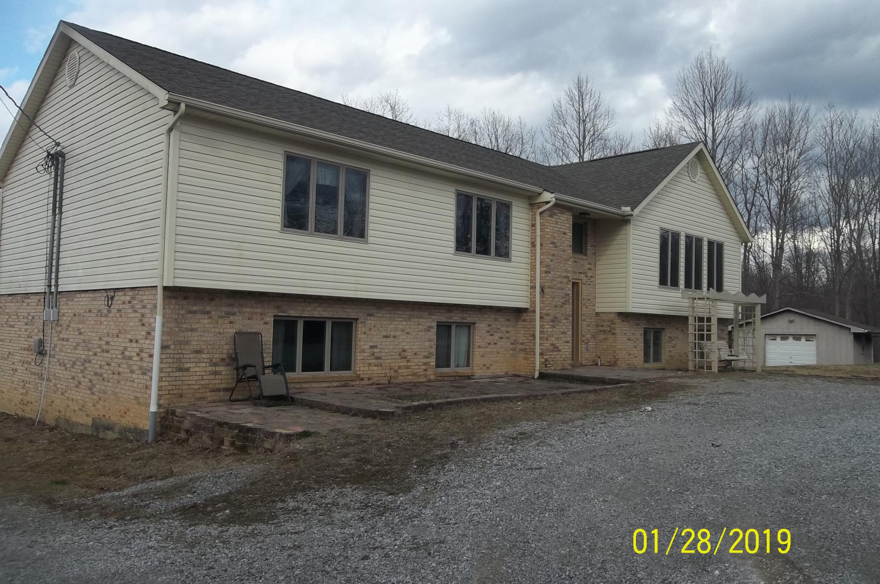 607 Christenson Road Deer Lodge, TN 37726 - Photo 2 of 38 100_1978