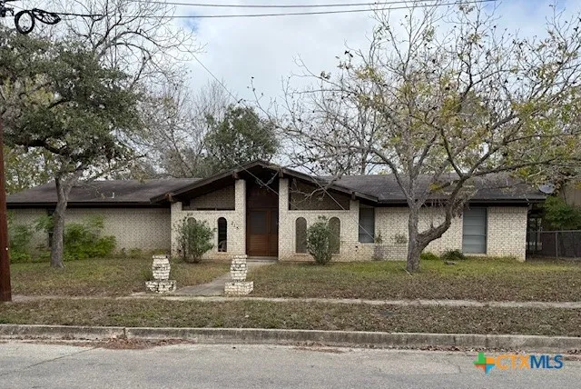 $232,000 | 215 Price Street, Yoakum, TX 77995