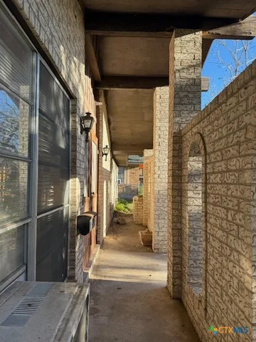 $232,000 | 215 Price Street, Yoakum, TX 77995