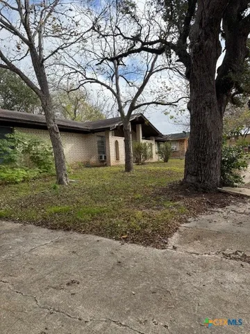 $232,000 | 215 Price Street, Yoakum, TX 77995