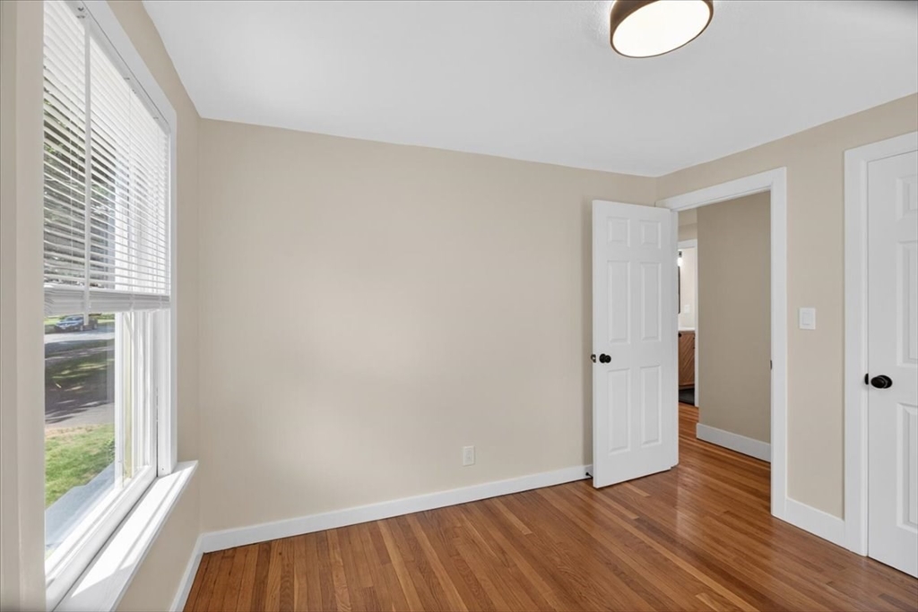 163 Powell Avenue Springfield, MA 01118 - Photo 19 of 40