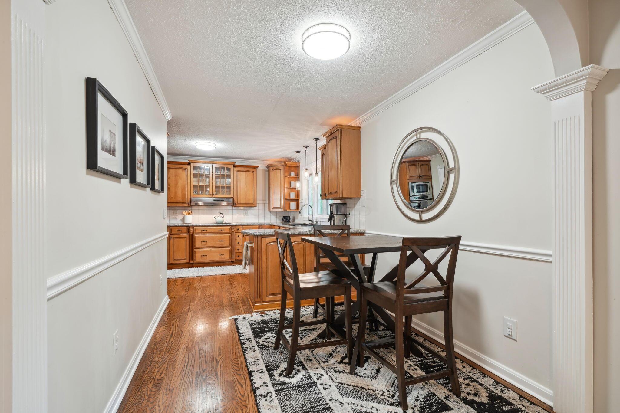 822 Lindenhaven Road Columbus, OH 43230 - Photo 22 of 58 Eat-In Kitchen