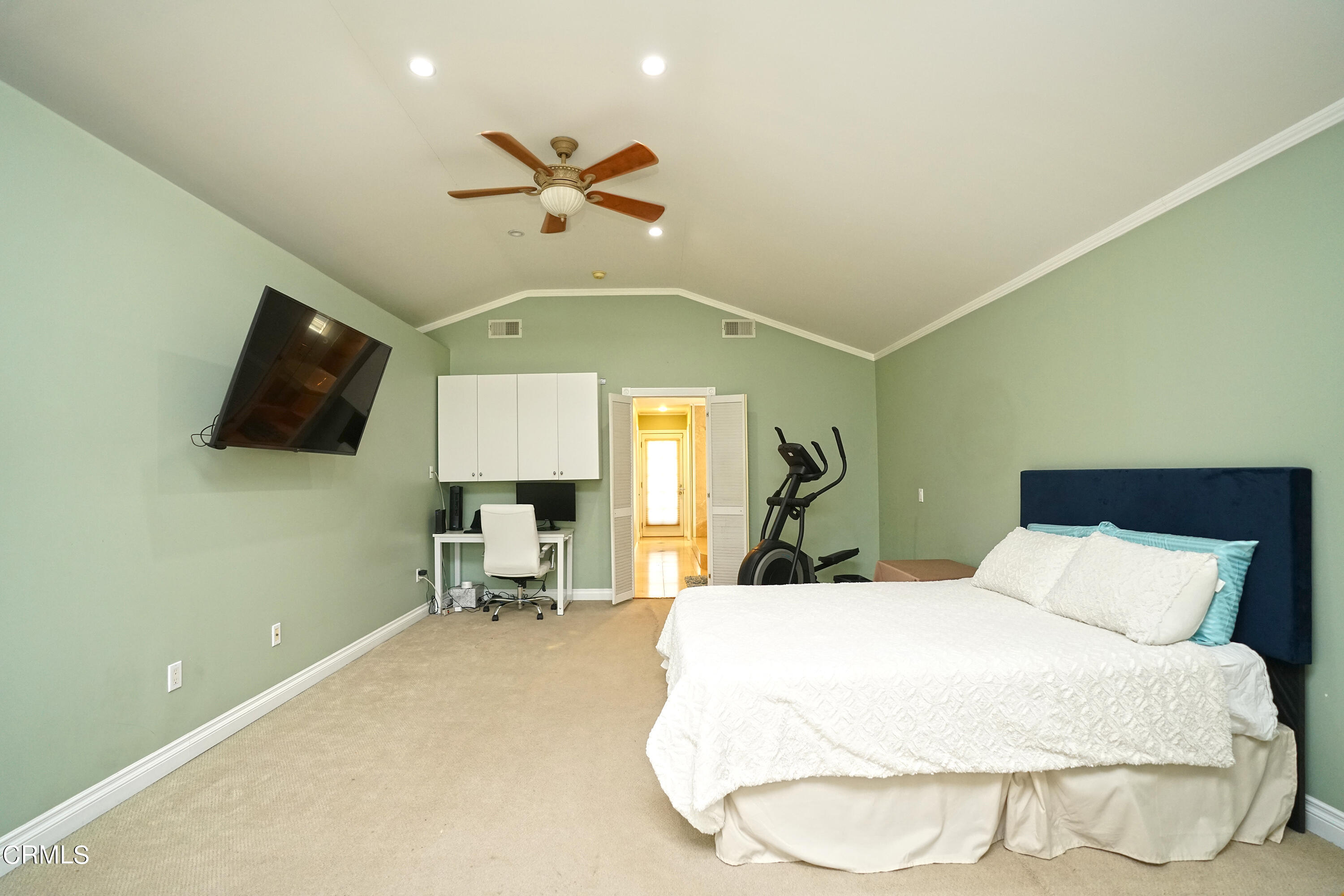 1739 Brigden Road Pasadena, CA 91104 - Photo 21 of 33 a bedroom with a bed and tv