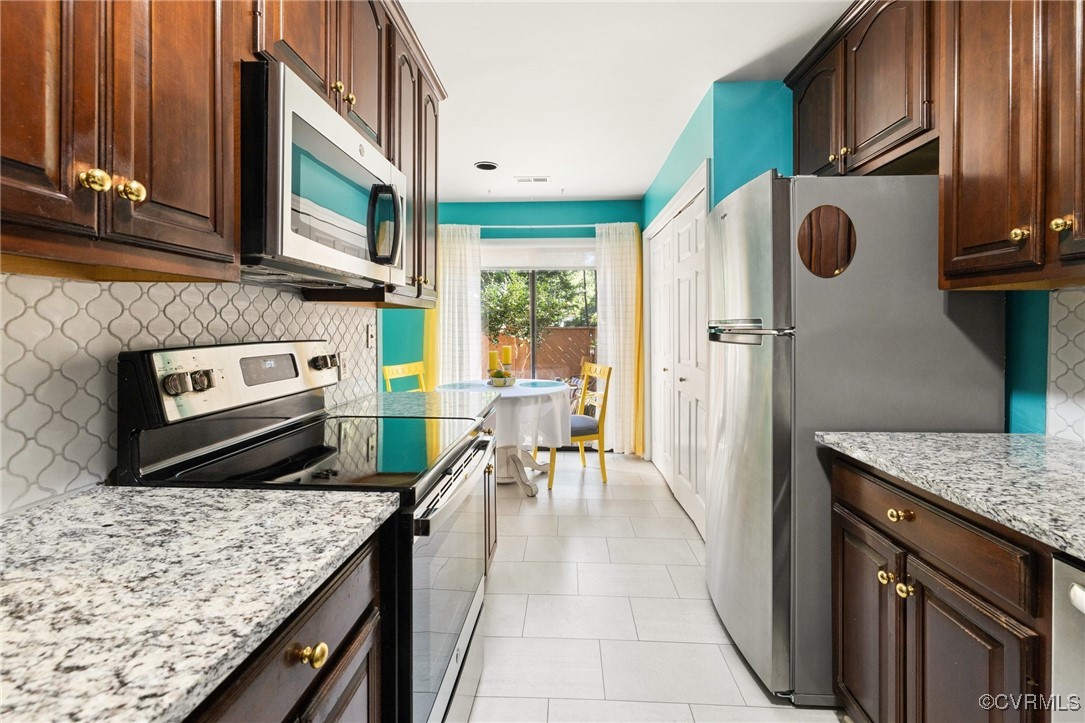 13512 Heathbrook Road Midlothian, VA 23112 - Photo 11 of 33 All appliances convey