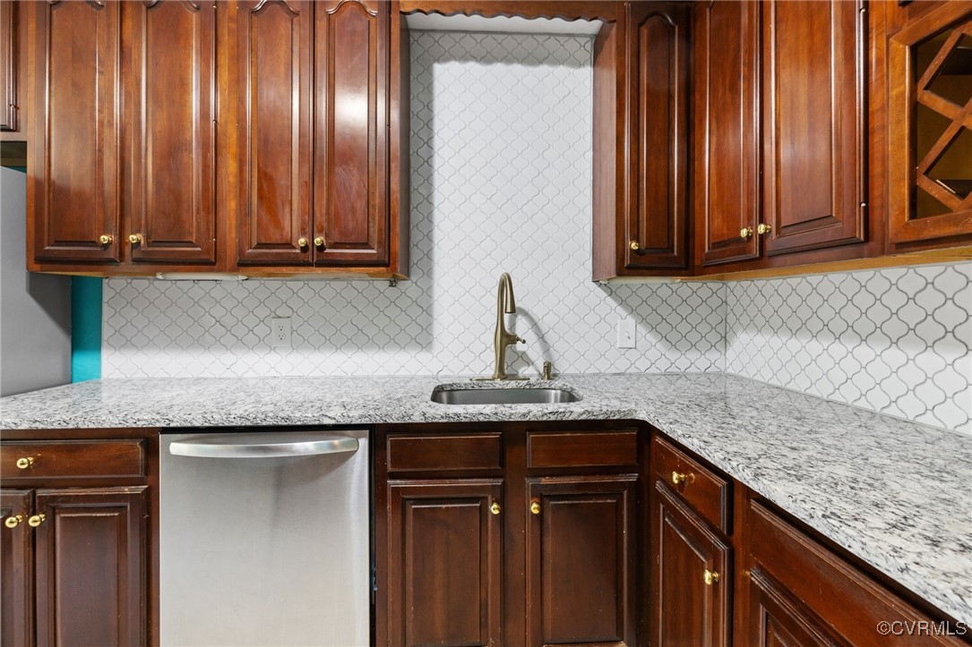 13512 Heathbrook Road Midlothian, VA 23112 - Photo 10 of 33 Newer Dishwasher