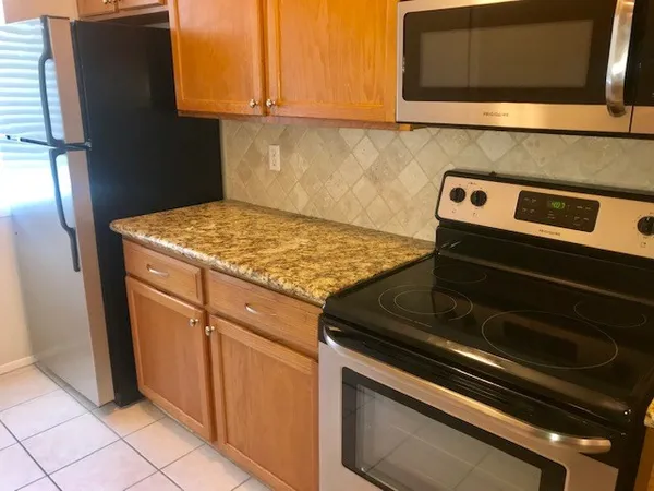 $1,675 | 7653 Cambridge Street, Houston, TX 77054