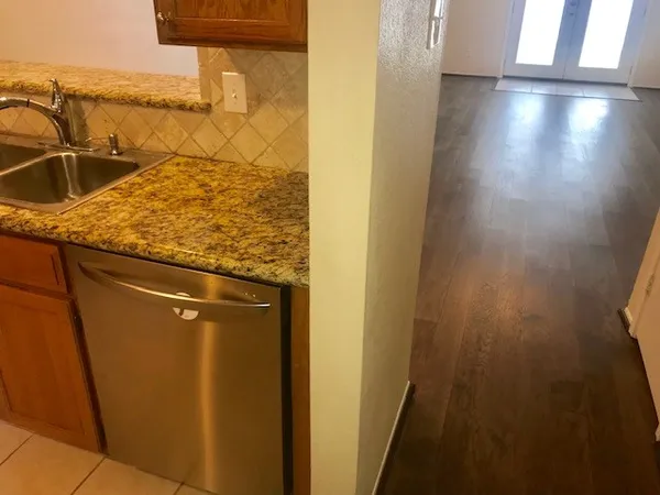 $1,675 | 7653 Cambridge Street, Houston, TX 77054