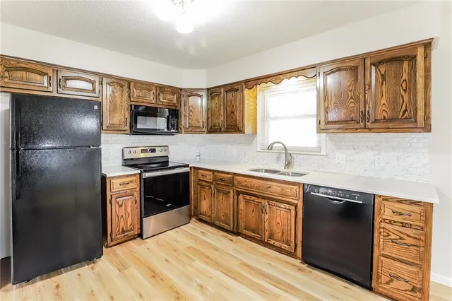 $1,845 | 810 Rowell Street, Excelsior Springs, MO 64024