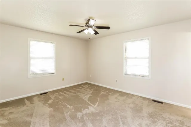 $1,845 | 810 Rowell Street, Excelsior Springs, MO 64024