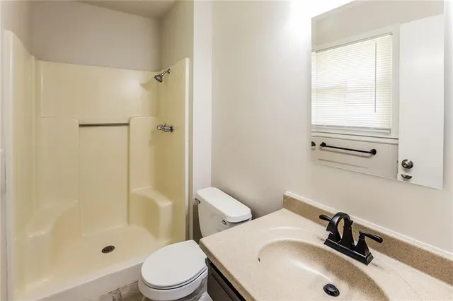 $1,845 | 810 Rowell Street, Excelsior Springs, MO 64024