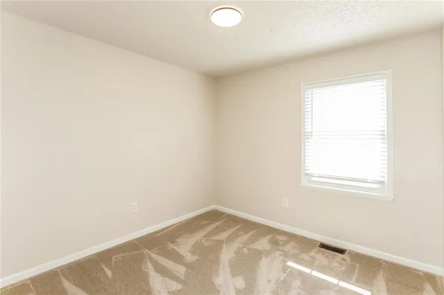 $1,845 | 810 Rowell Street, Excelsior Springs, MO 64024