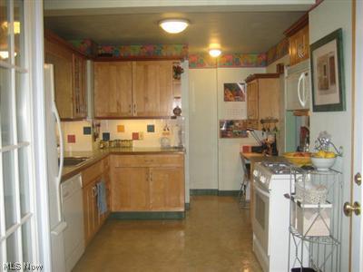 2356 Queenston Road Cleveland, OH 44118 - Photo 10 of 21 Gallery Image 10