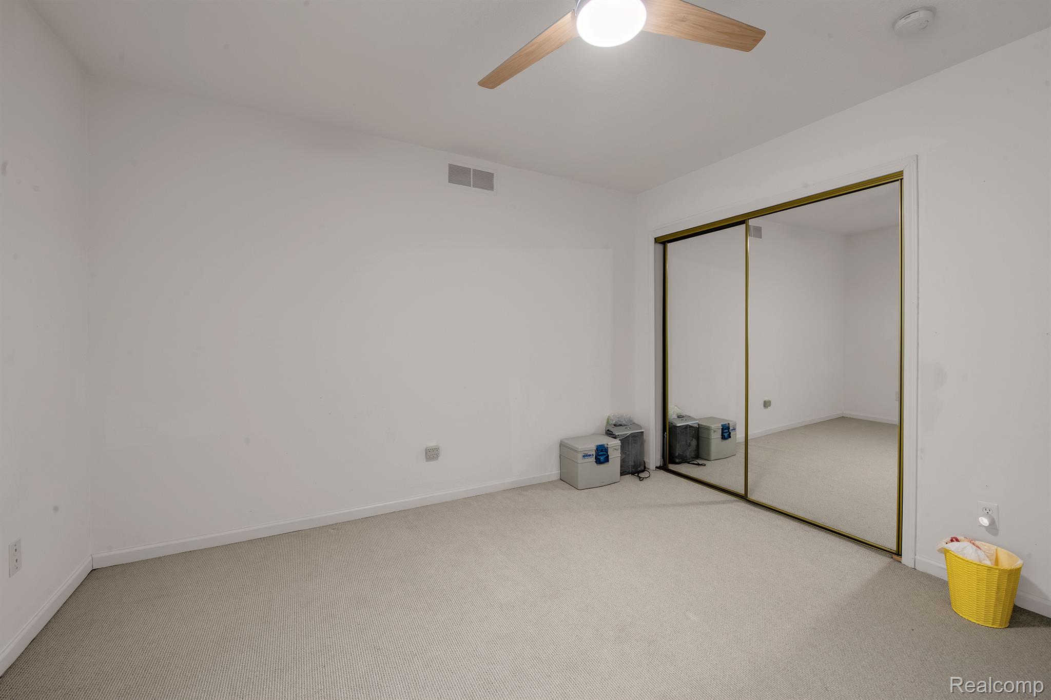 23890 Hall Road Trenton, MI 48183 - Photo 39 of 39 Gallery Image 39