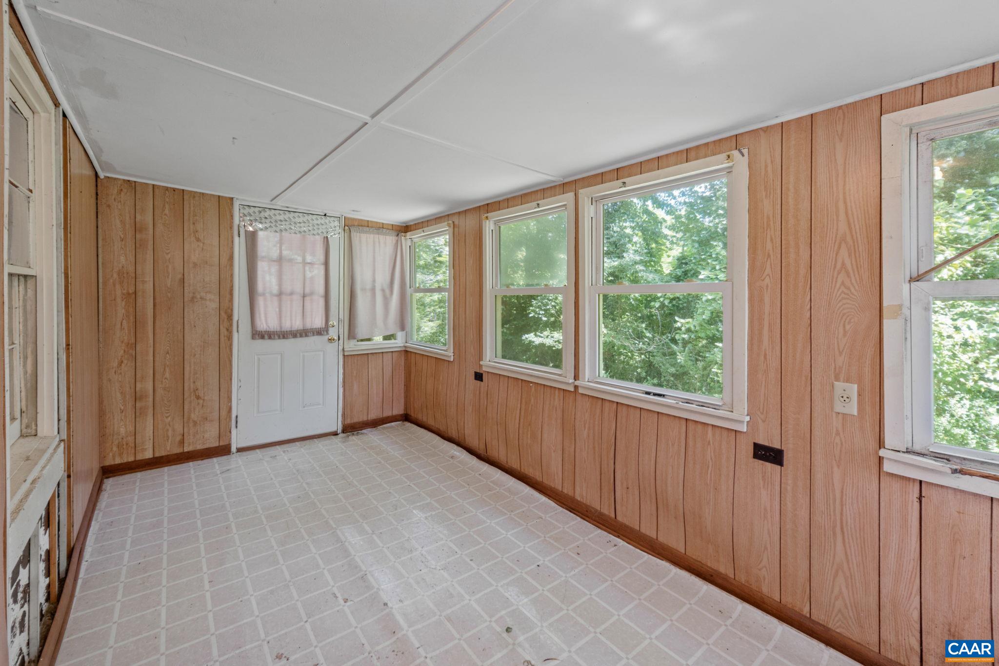 4427 Bunker Hill Road Keswick, VA 22947 - Photo 15 of 23 Sunroom