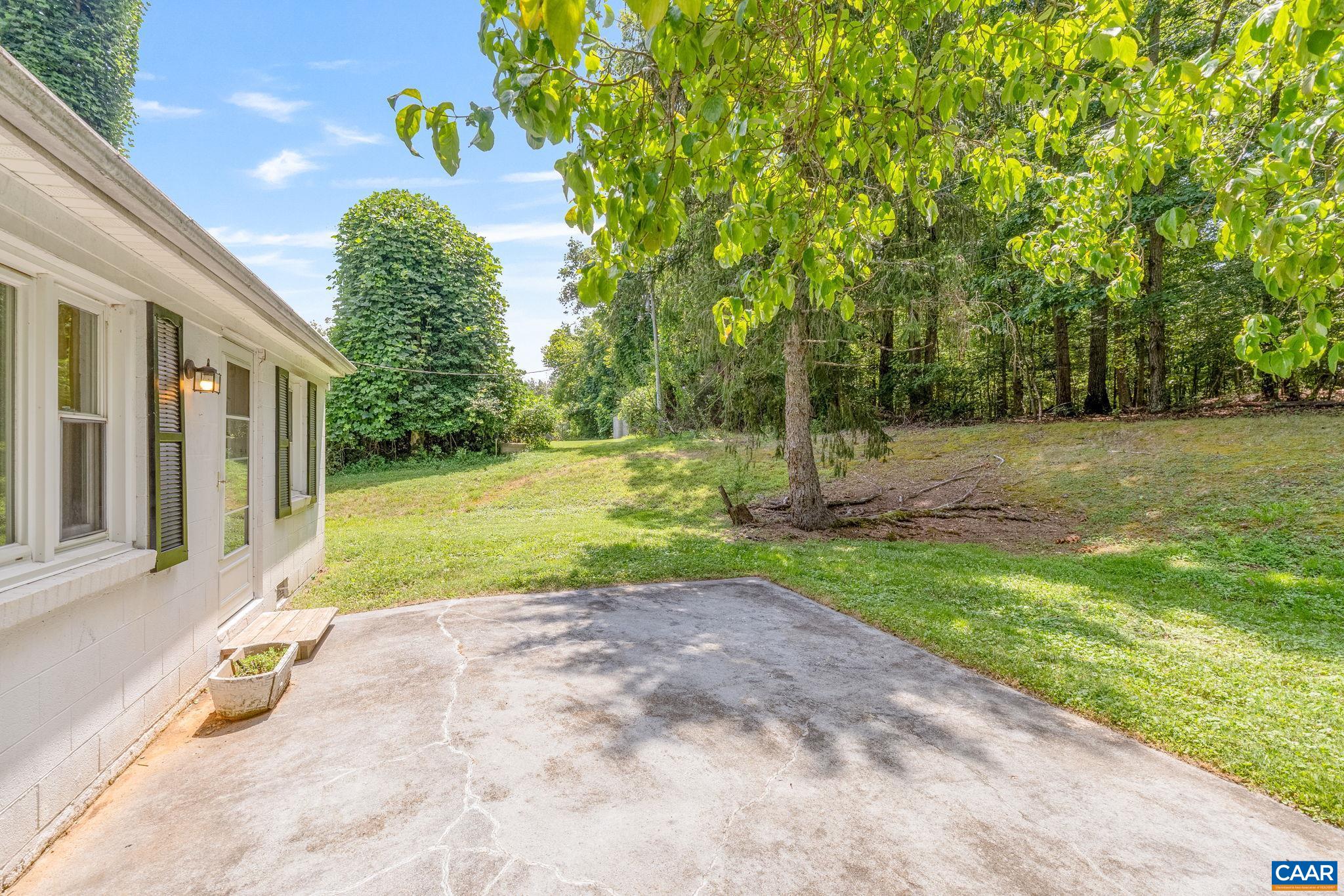 4427 Bunker Hill Road Keswick, VA 22947 - Photo 3 of 23 Spacious Patio