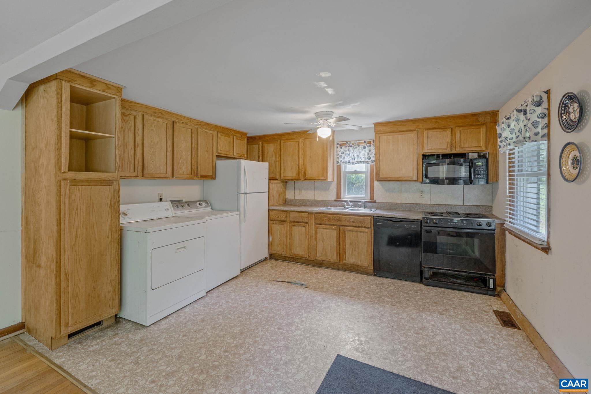 4427 Bunker Hill Road Keswick, VA 22947 - Photo 5 of 23 Kitchen