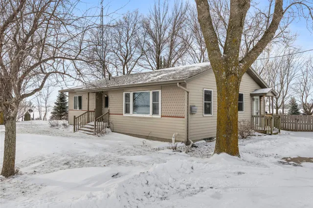$340,000 | 35241 85th Street, Waseca, MN 56093