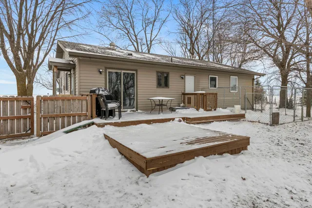 $340,000 | 35241 85th Street, Waseca, MN 56093