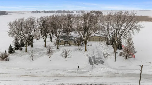 $340,000 | 35241 85th Street, Waseca, MN 56093