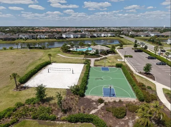 $624,900 | 16419 Paynes Ml Drive, Lakewood Ranch, FL 34211