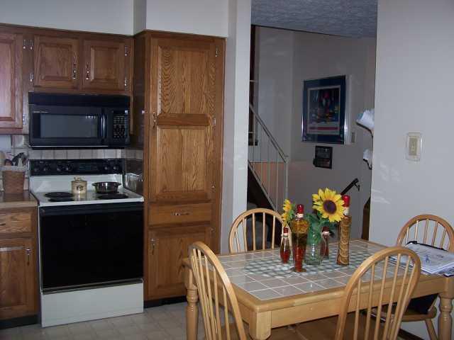 1110 Apple Valley Road Greenwood, IN 46142 - Photo 3 of 12 Gallery Image 3