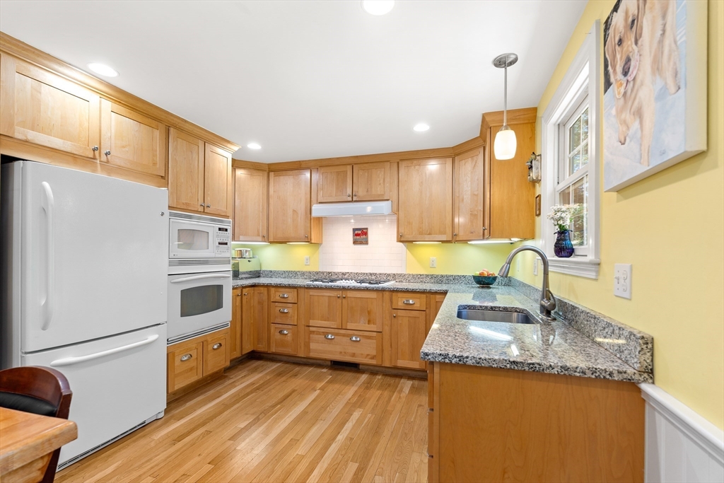 84 Pleasant Street Wenham, MA 01984 - Photo 21 of 38