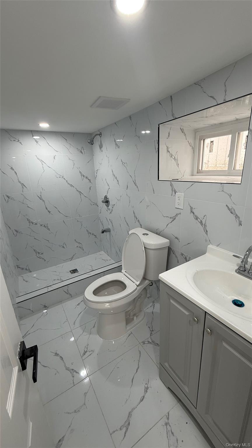 164-21 109th Road Queens, NY 11433 - Photo 8 of 14