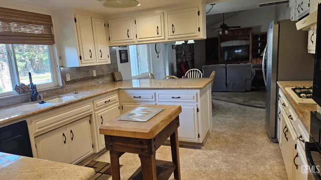 $595,000 | Undisclosed Address, Bakersfield, CA 93309