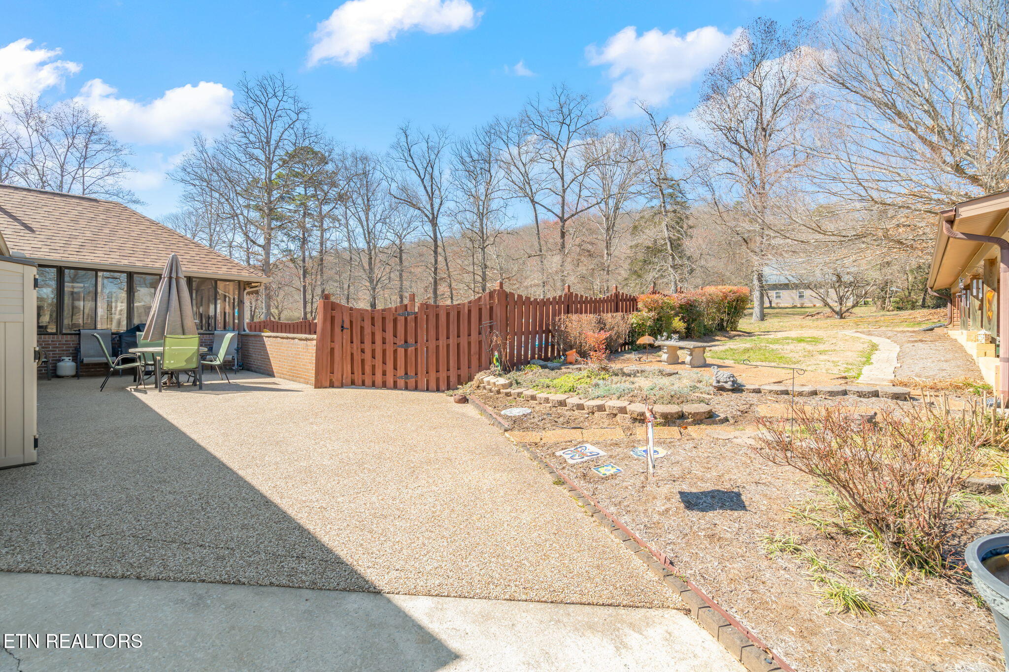 417 Raccoon Valley Road Powell, TN 37849 - Photo 54 of 60 Entertaining Patio