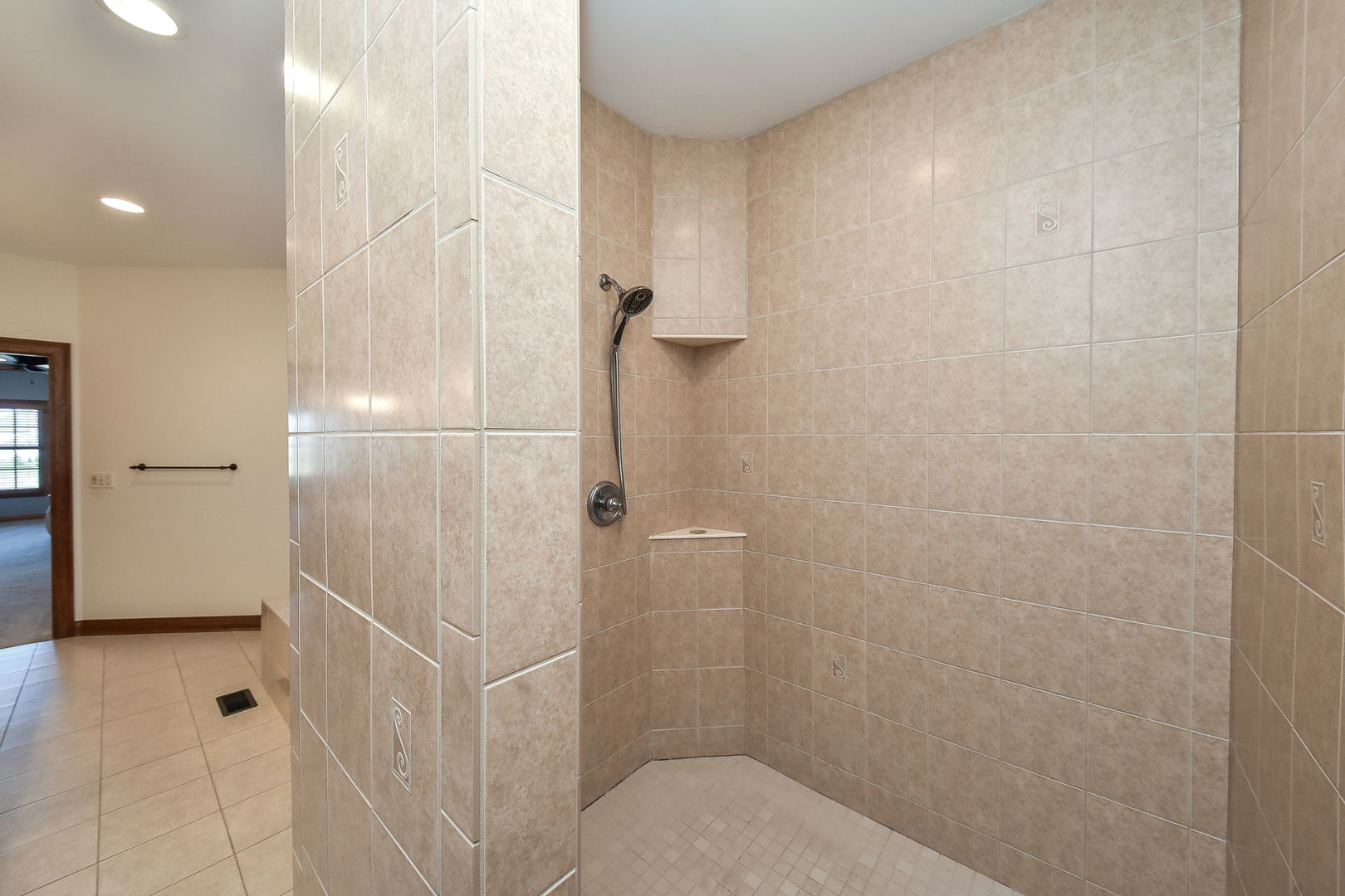 1737 Hunters Ridge Lane Sugar Grove, IL 60554 - Photo 21 of 50 a bathroom with a toilet and a shower