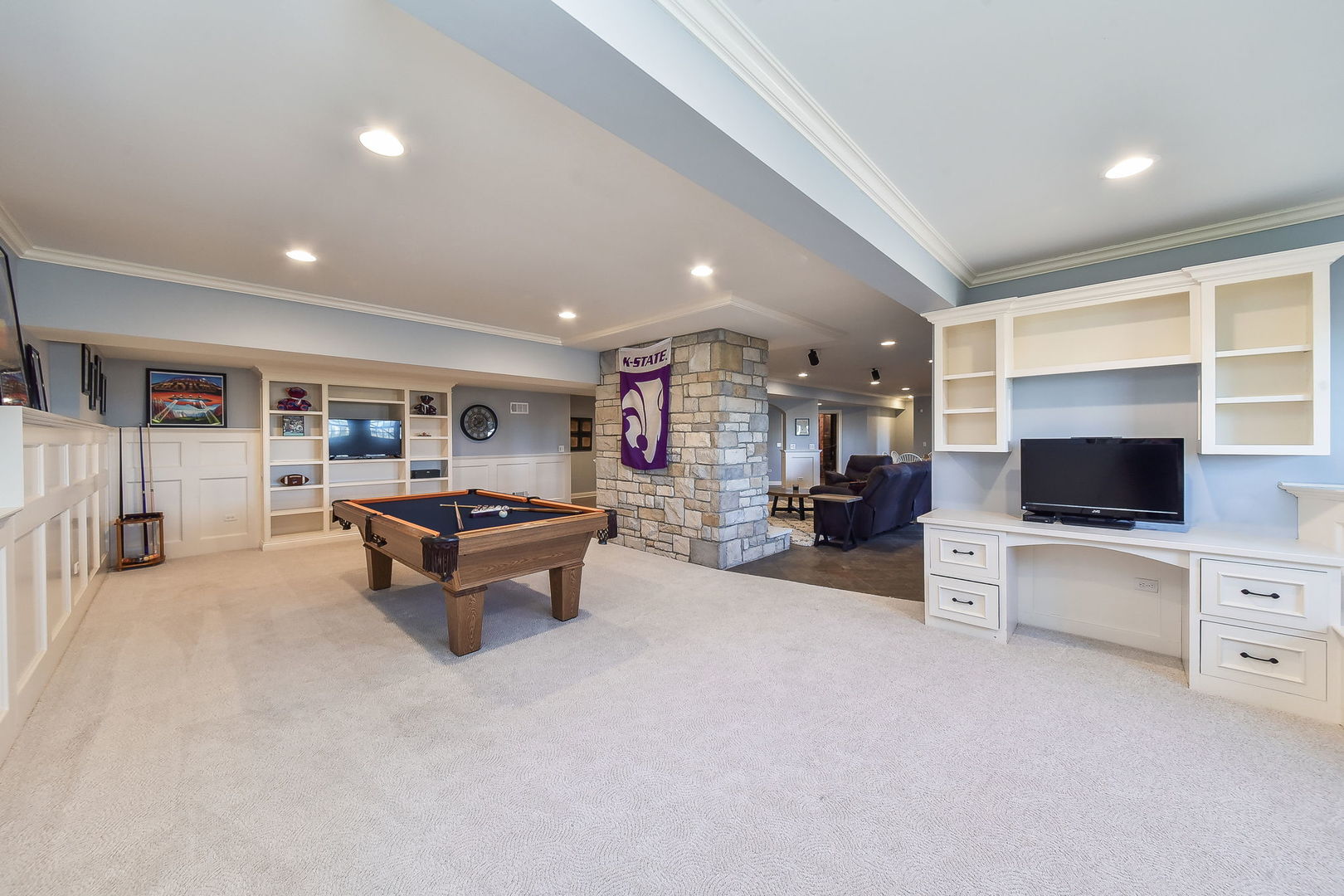 1737 Hunters Ridge Lane Sugar Grove, IL 60554 - Photo 34 of 50 a living room with furniture and a flat screen tv