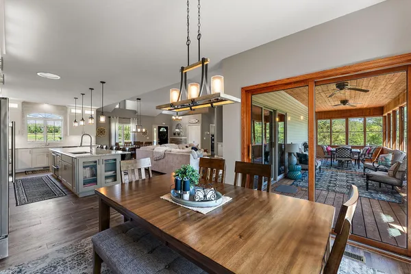 $1,750,000 | W10415 521st Avenue, Prescott, WI 54021