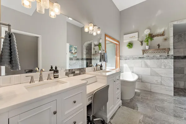 $1,750,000 | W10415 521st Avenue, Prescott, WI 54021