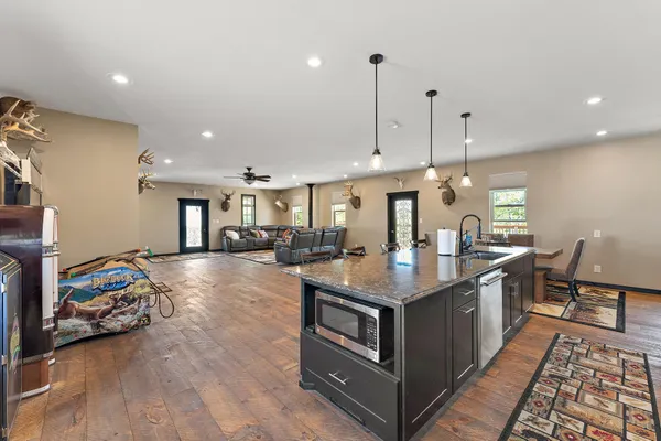 $1,750,000 | W10415 521st Avenue, Prescott, WI 54021