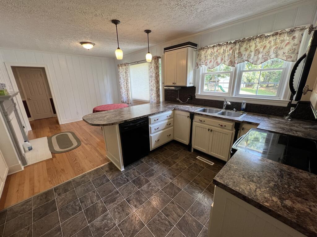 1168 Howard P Anderson Road Halifax, VA 24558 - Photo 15 of 32 Gallery Image 15