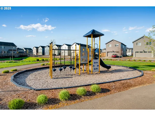 $399,900 | 687 Merriott Lane, Woodburn, OR 97071