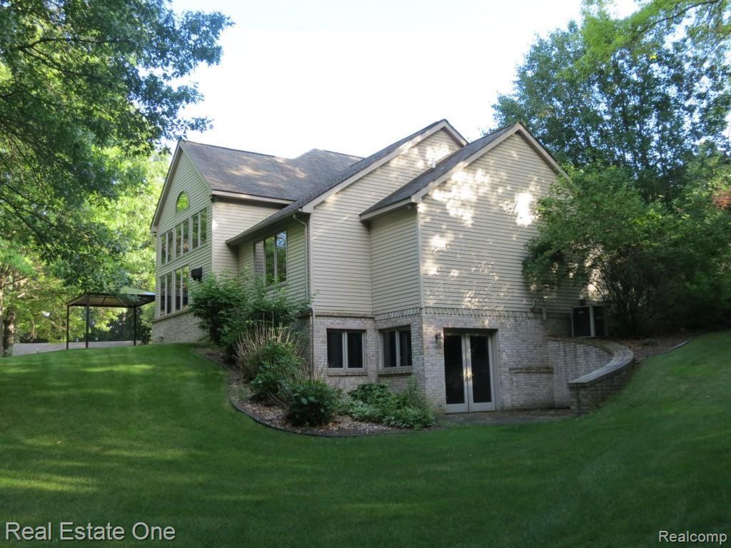 7091 Gawley Road Pinckney, MI 48169 - Photo 6 of 55 IMG_3740.jpg