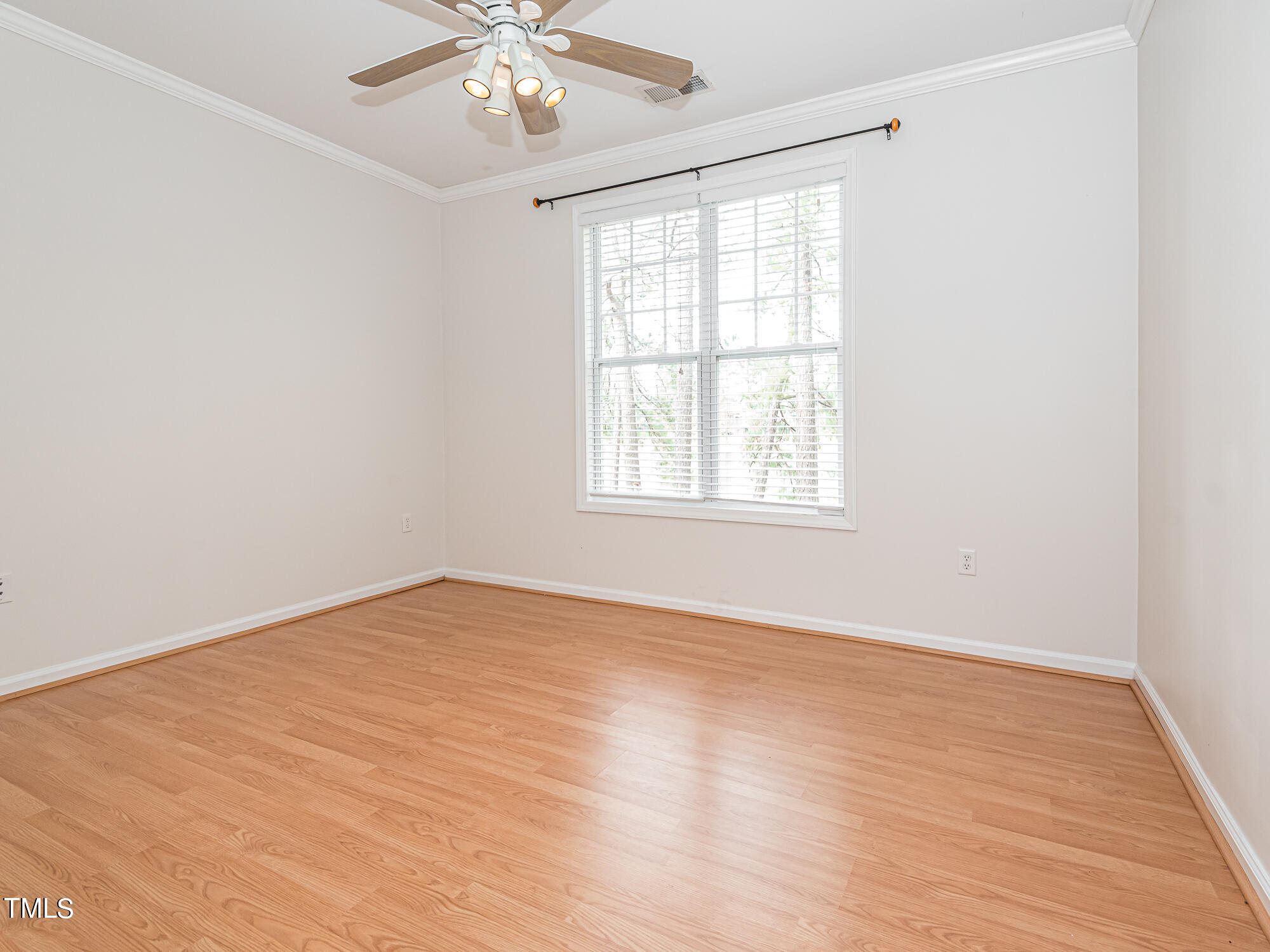 8041 Allyns Landing Way, Unit 103 Raleigh, NC 27615 - Photo 5 of 33 InTrust_Realty_Lee_8041_Allyns_Landing-0