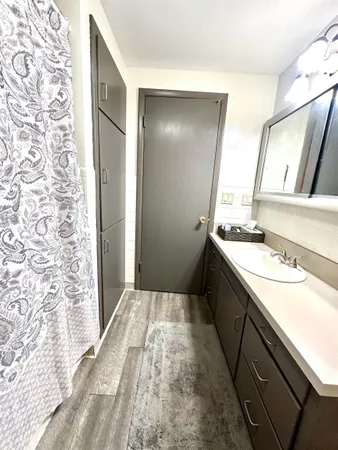 $324,500 | 118 West Greenfield Drive, Little Chute, WI 54140