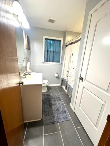 $324,500 | 118 West Greenfield Drive, Little Chute, WI 54140