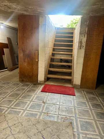 $324,500 | 118 West Greenfield Drive, Little Chute, WI 54140