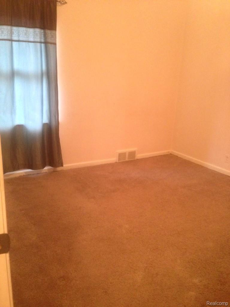 23851 Moritz Street Oak Park, MI 48237 - Photo 12 of 13 IMG_1834.jpg